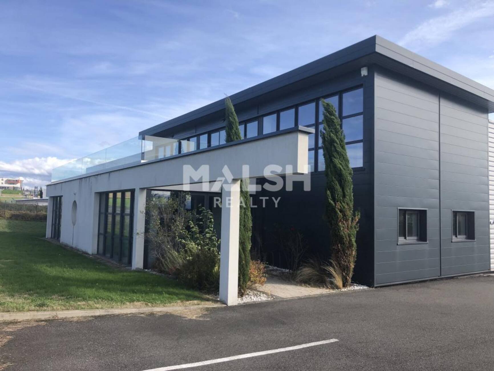 Maison à louer, 1280m², Saint-Symphorien-sur-Coise