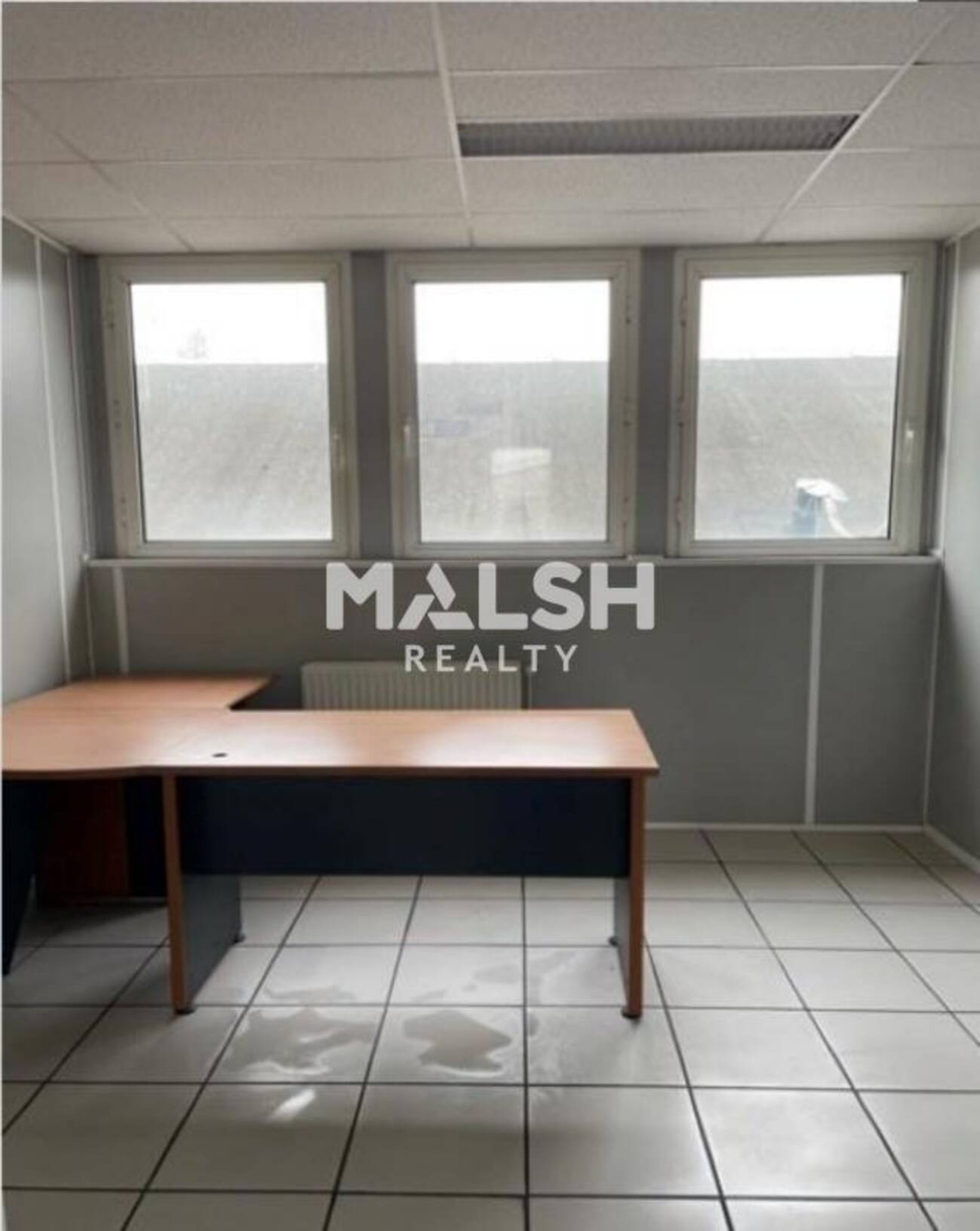 Maison à louer, 307m², Vénissieux