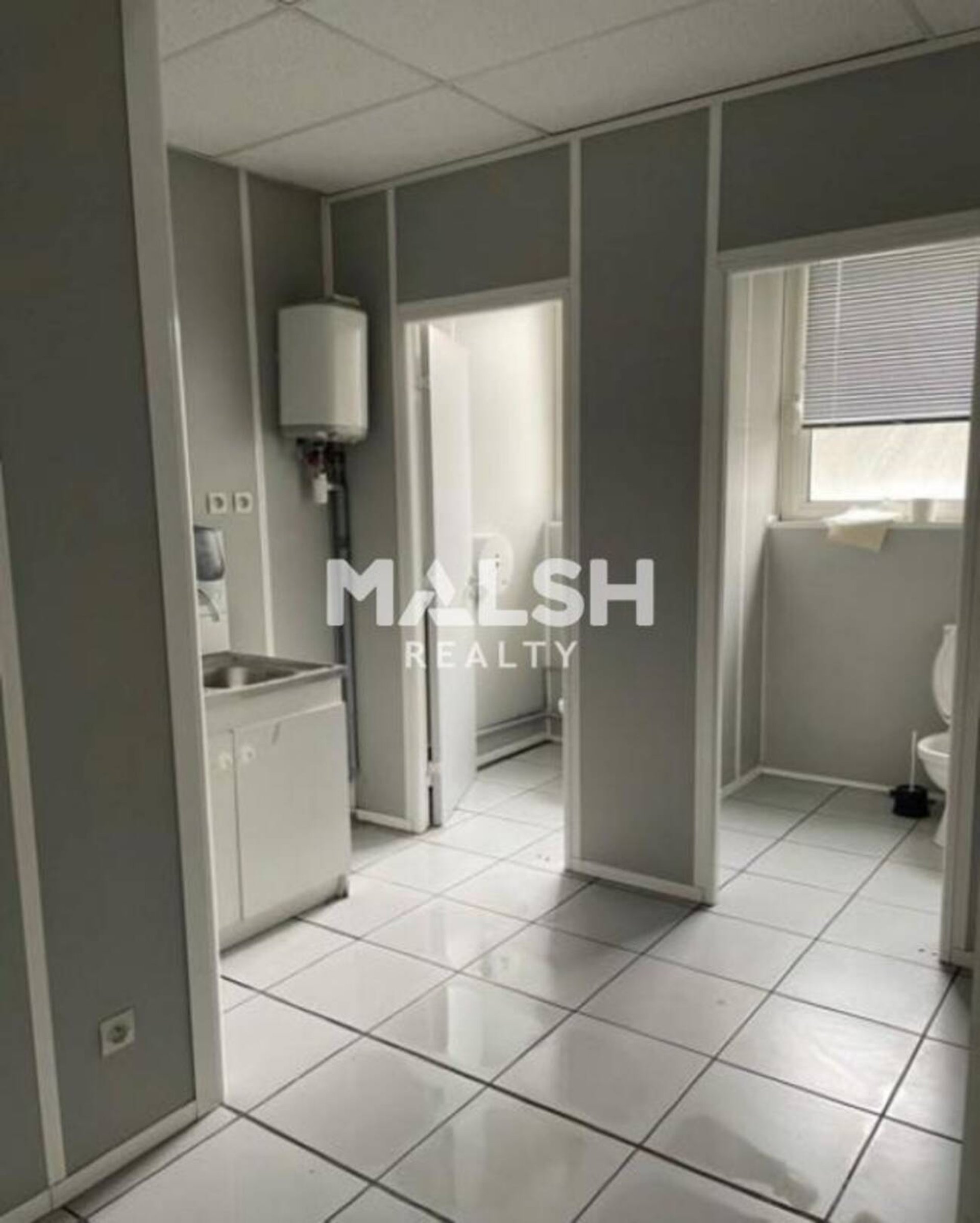 Maison à louer, 307m², Vénissieux
