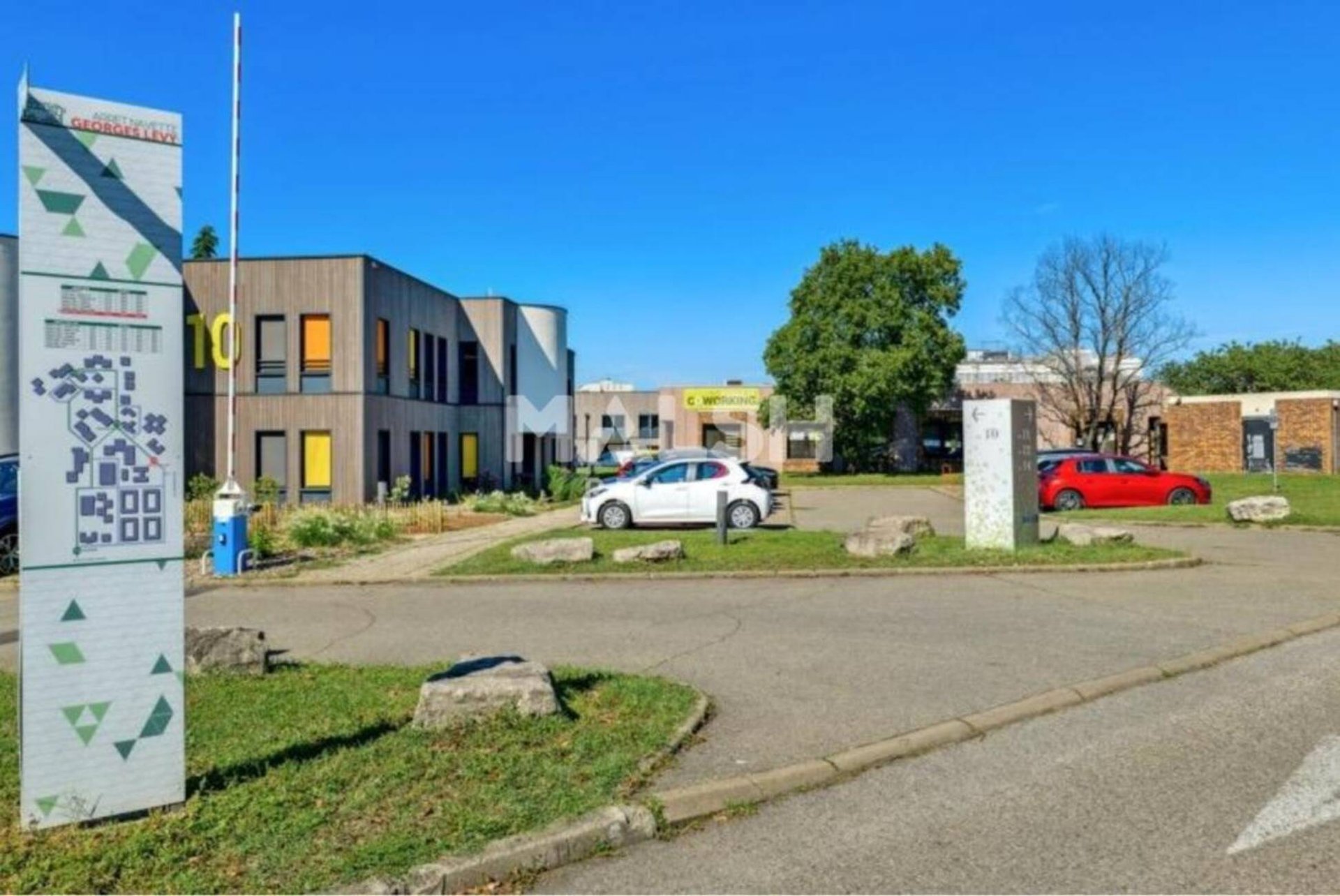 Maison à louer, 1376m², Vénissieux