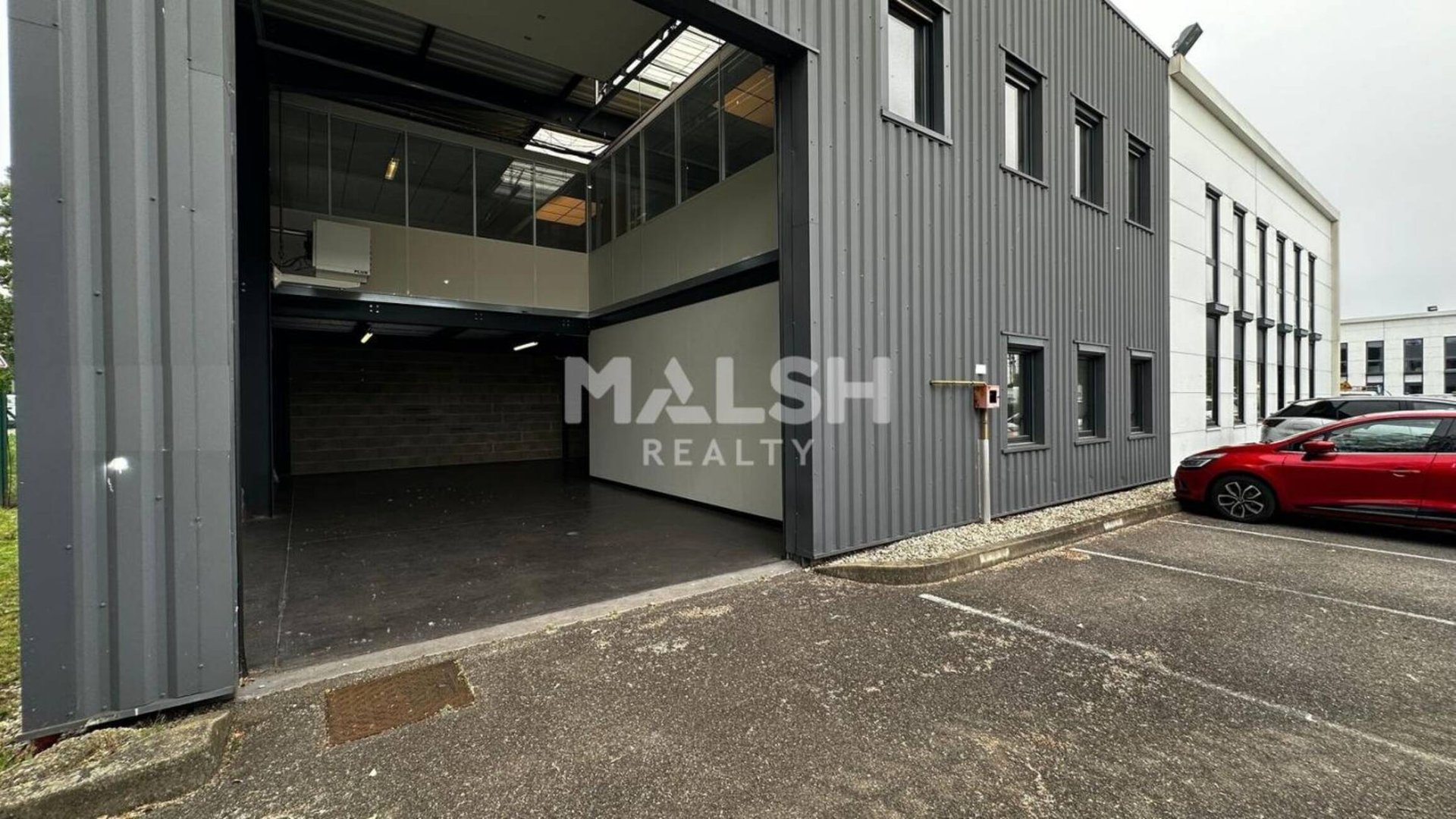 Maison à louer, 587m², Vénissieux