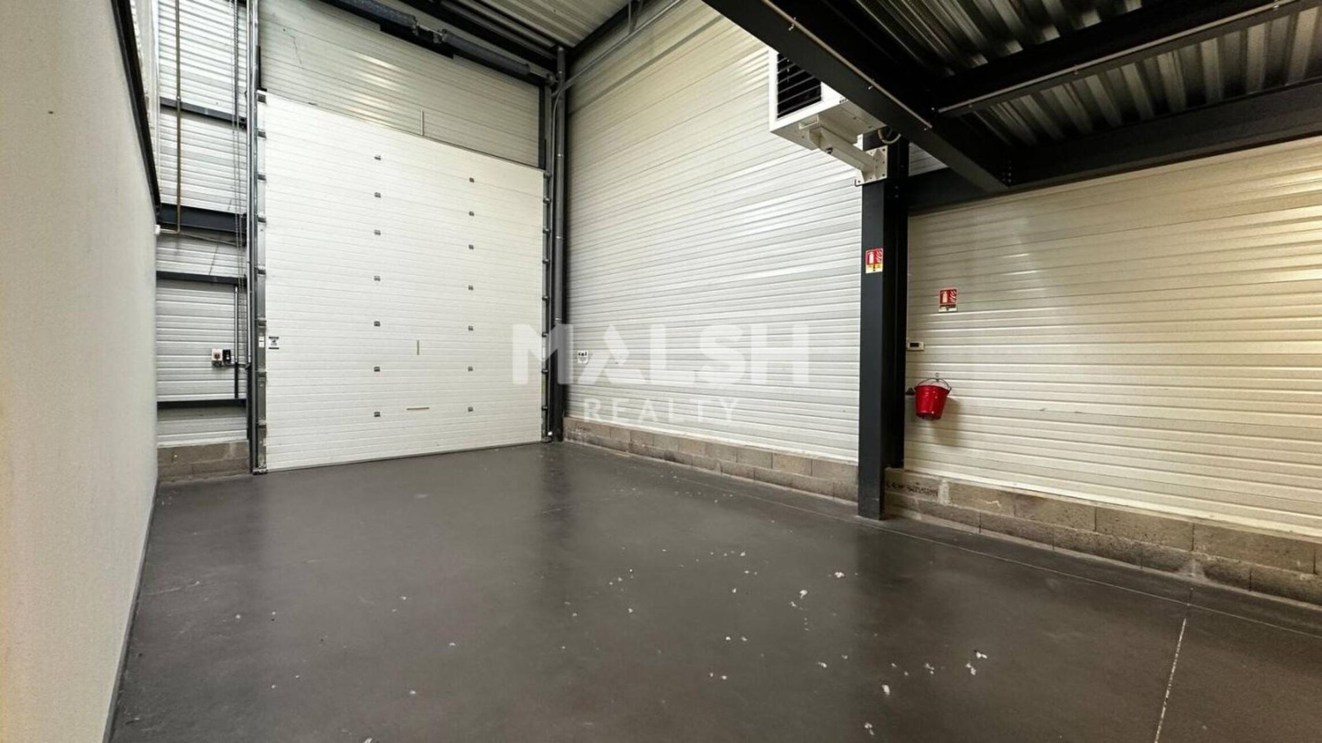 Maison à louer, 587m², Vénissieux