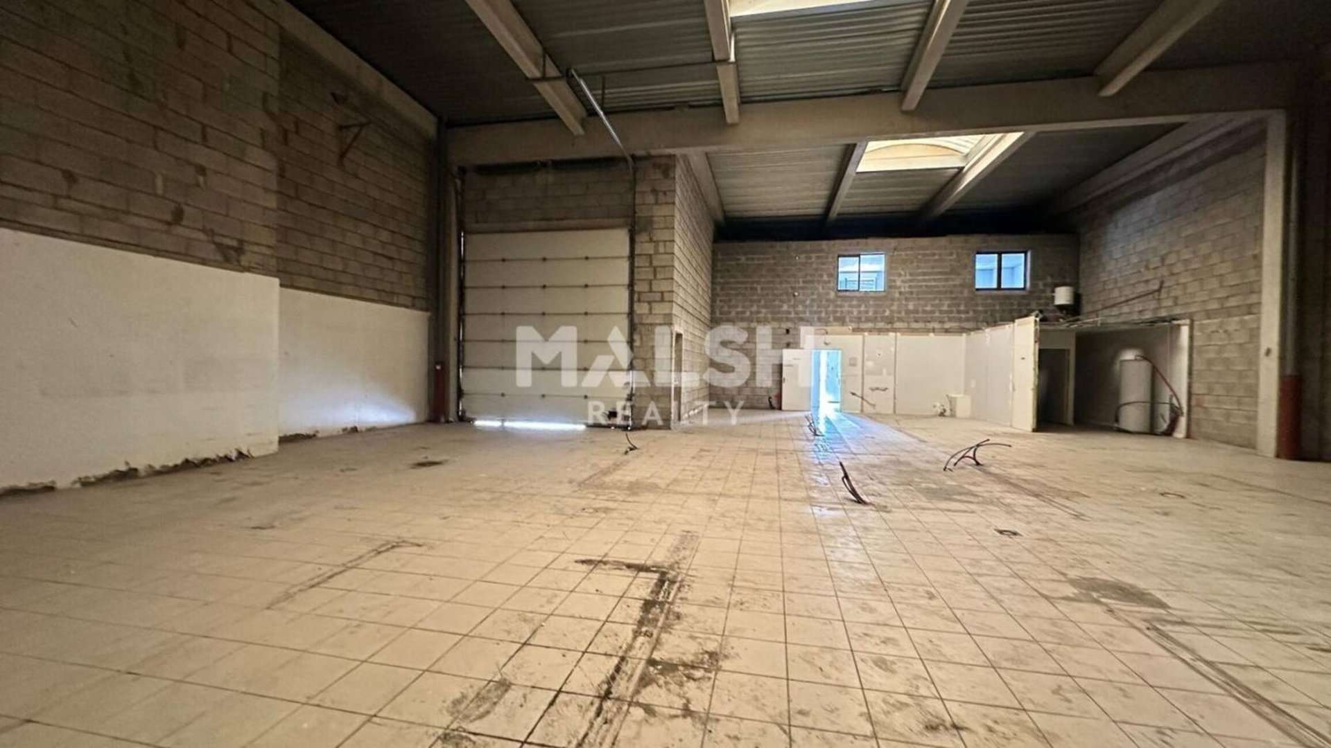 Maison à louer, 384m², Vénissieux