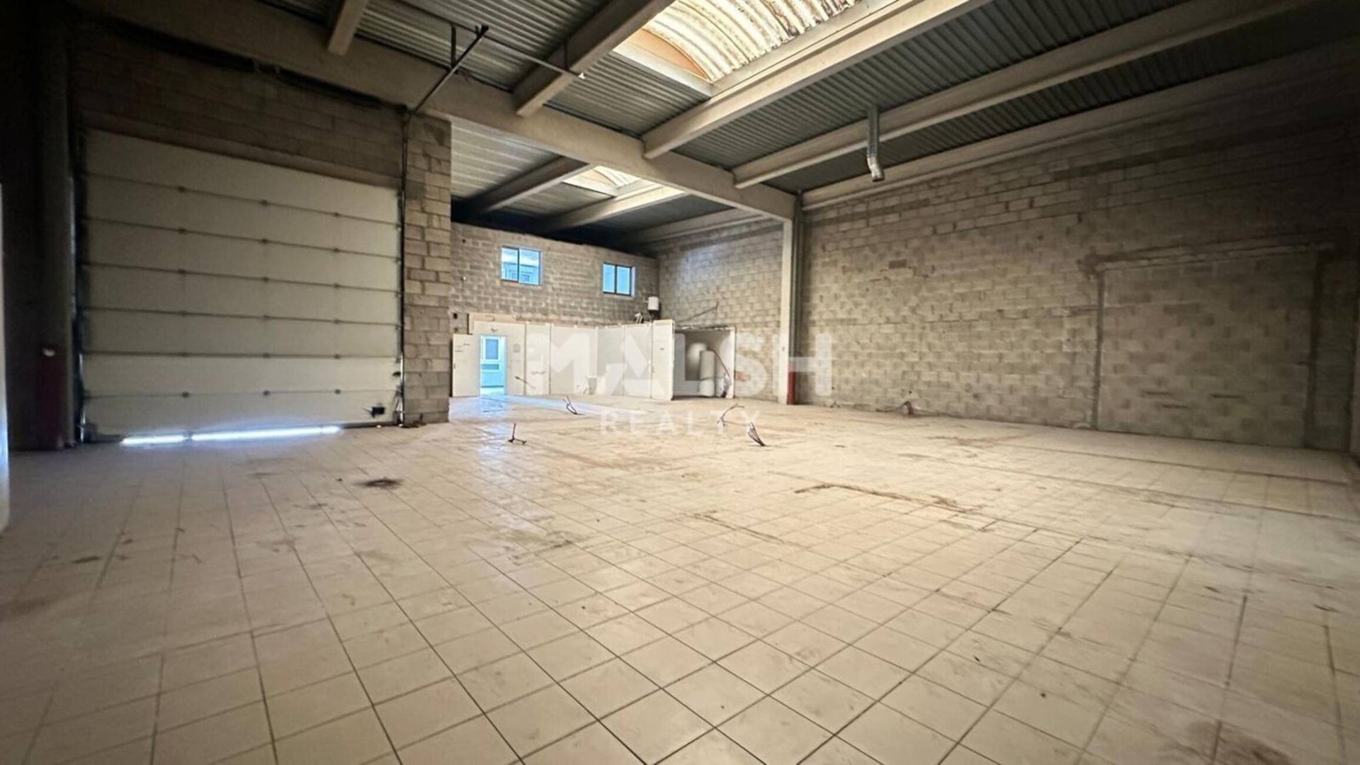 Maison à louer, 384m², Vénissieux