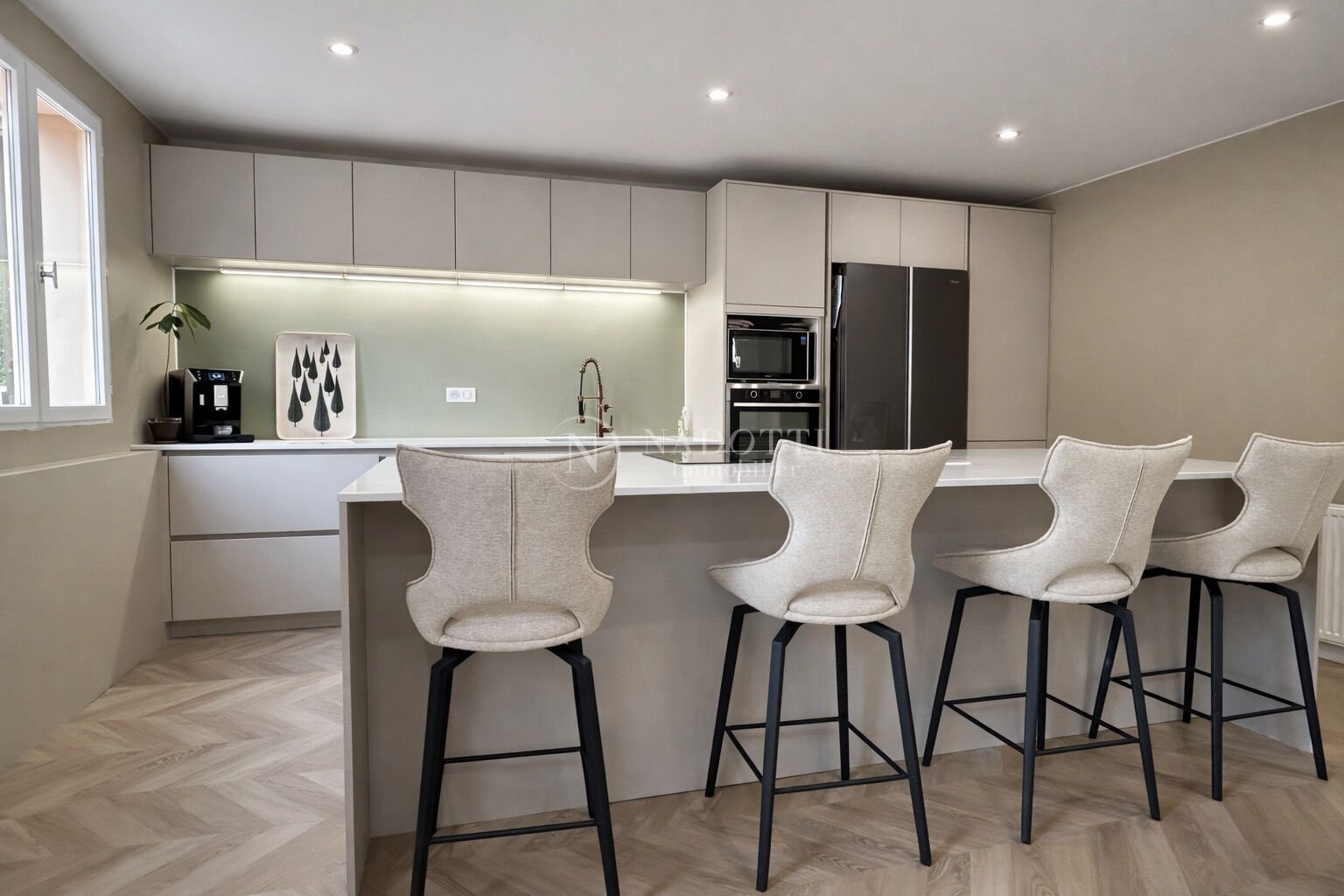 Maison à vendre, 176m², Villeneuve-lès-Avignon