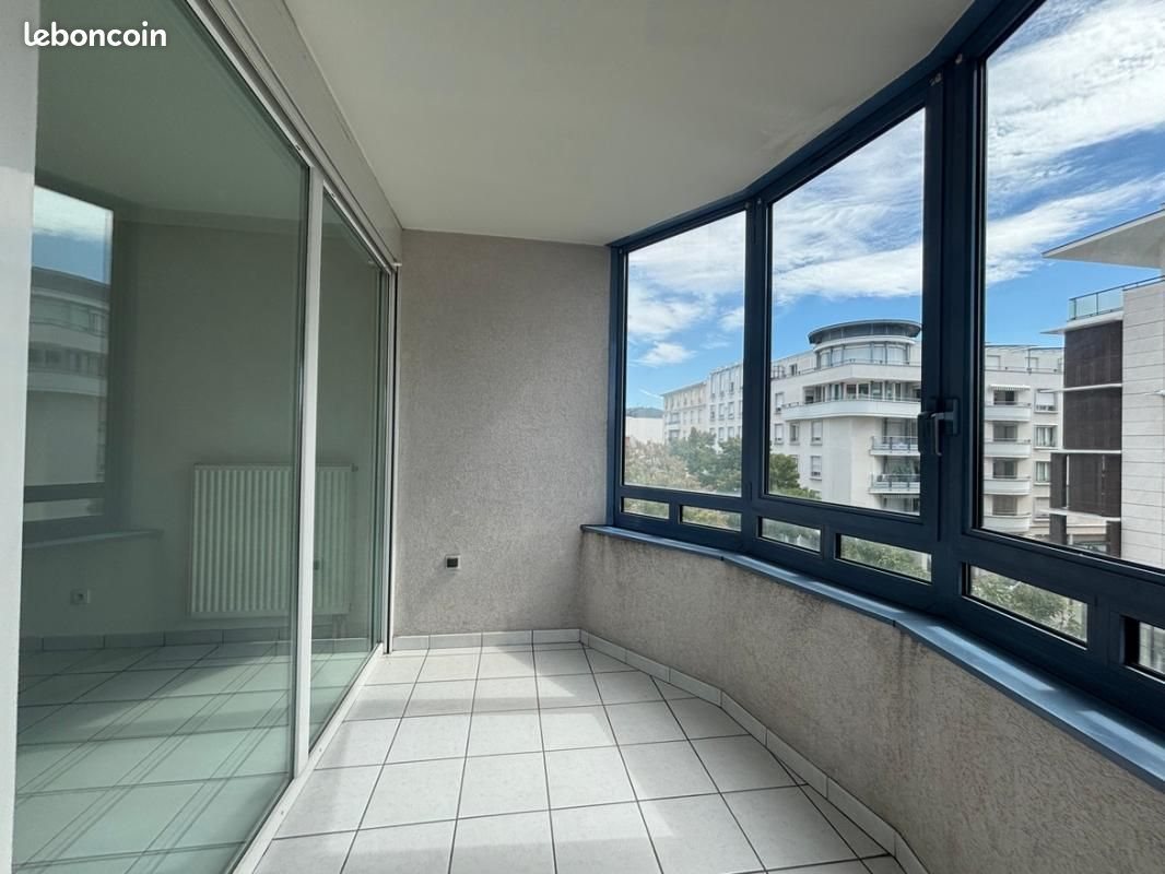 Appartement à vendre, 71m², Bron