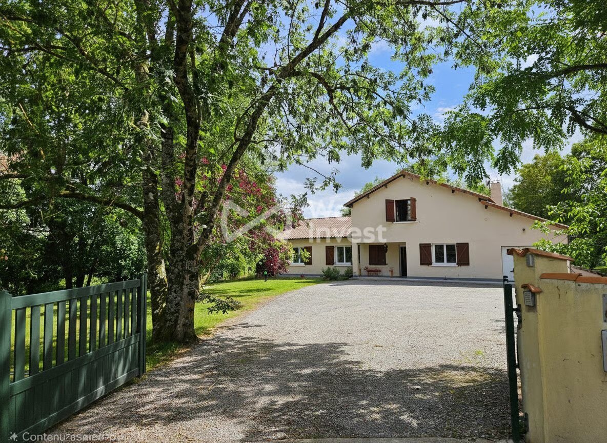Maison à vendre, 216m², Saint-Gervais-les-Trois-Clochers