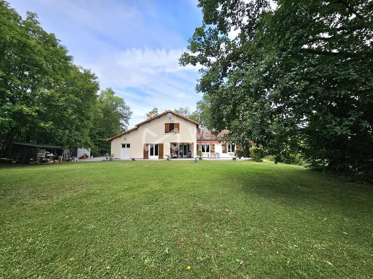 Maison à vendre, 216m², Saint-Gervais-les-Trois-Clochers