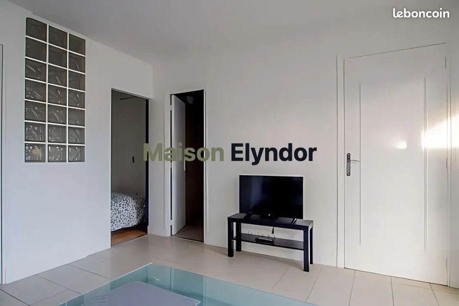 Appartement à louer, 30m², Courbevoie