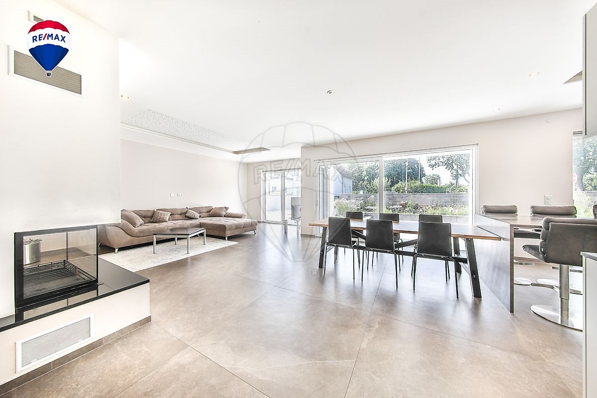 Maison à vendre, 178m², Village-Neuf
