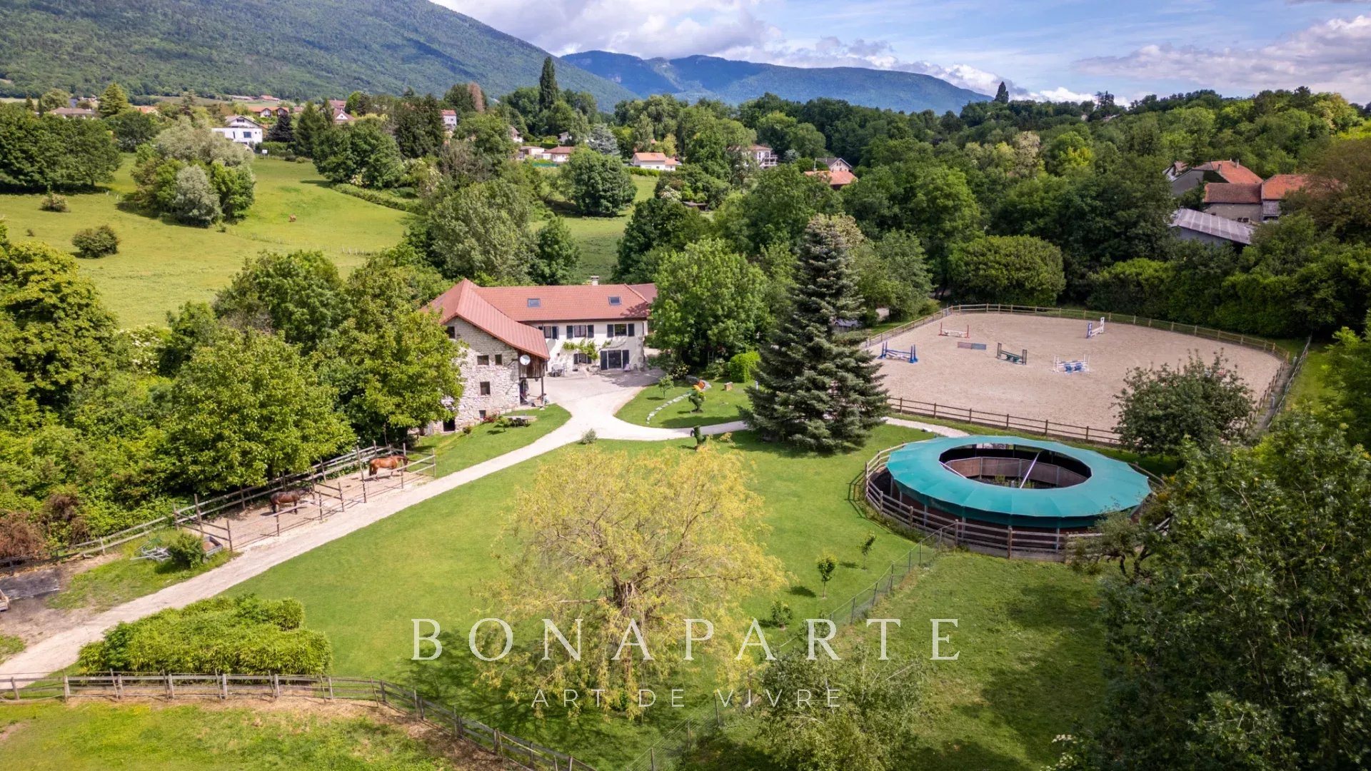 Maison à vendre, 314m², Saint-Genis-Pouilly