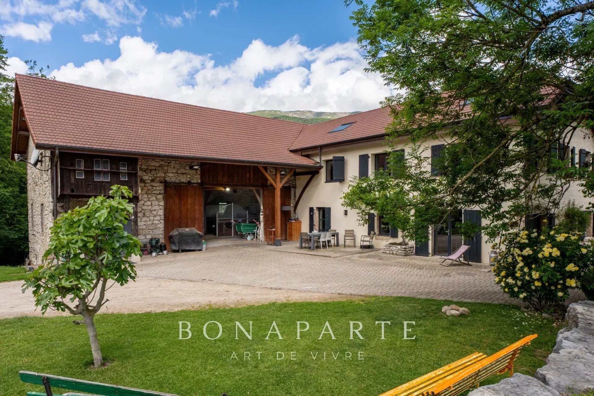Maison à vendre, 314m², Saint-Genis-Pouilly