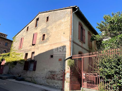 Maison 18 pièces 700 m² · à Rabastens · 700 m² · 235 000 €