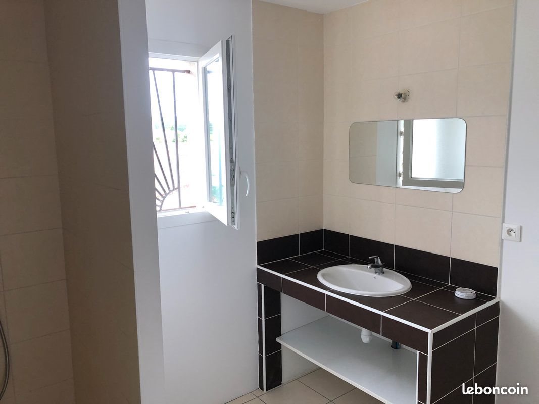 Maison à louer, 90m², Saint-Yzan-de-Soudiac