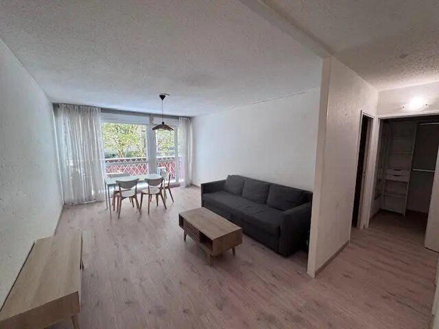 Appartement à louer, 69m², Pessac