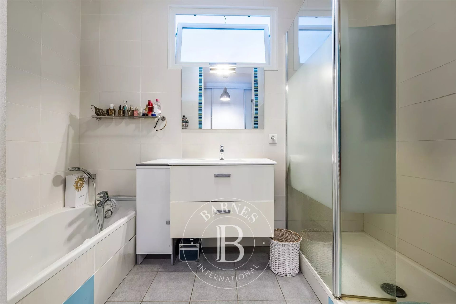 Exclusive Listing – Bordeaux Intendance – 77 sqm Apartment – Top Floor with Elevator –... - Vue 4