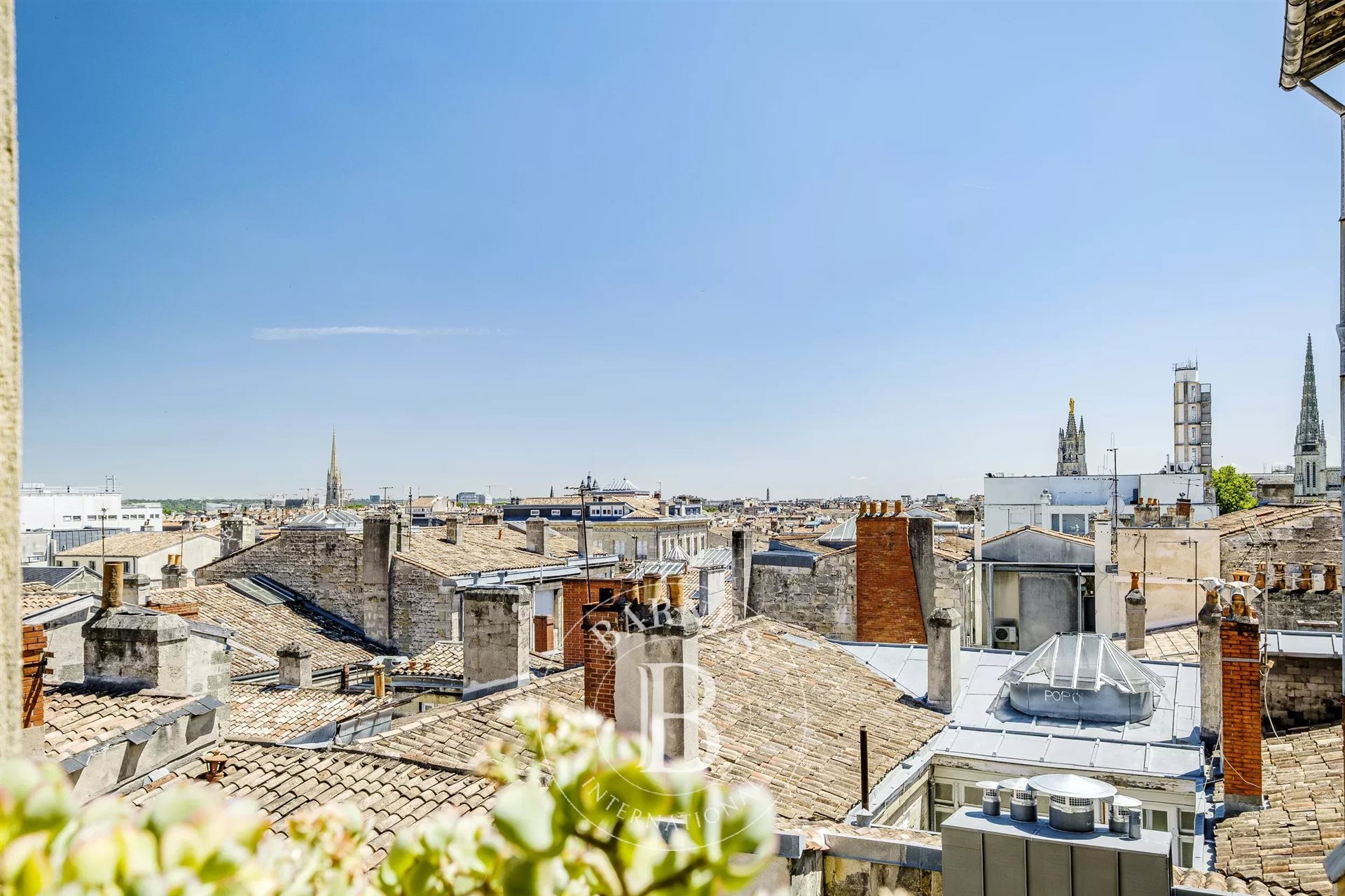 Exclusive Listing – Bordeaux Intendance – 77 sqm Apartment – Top Floor with Elevator –... - Vue 6