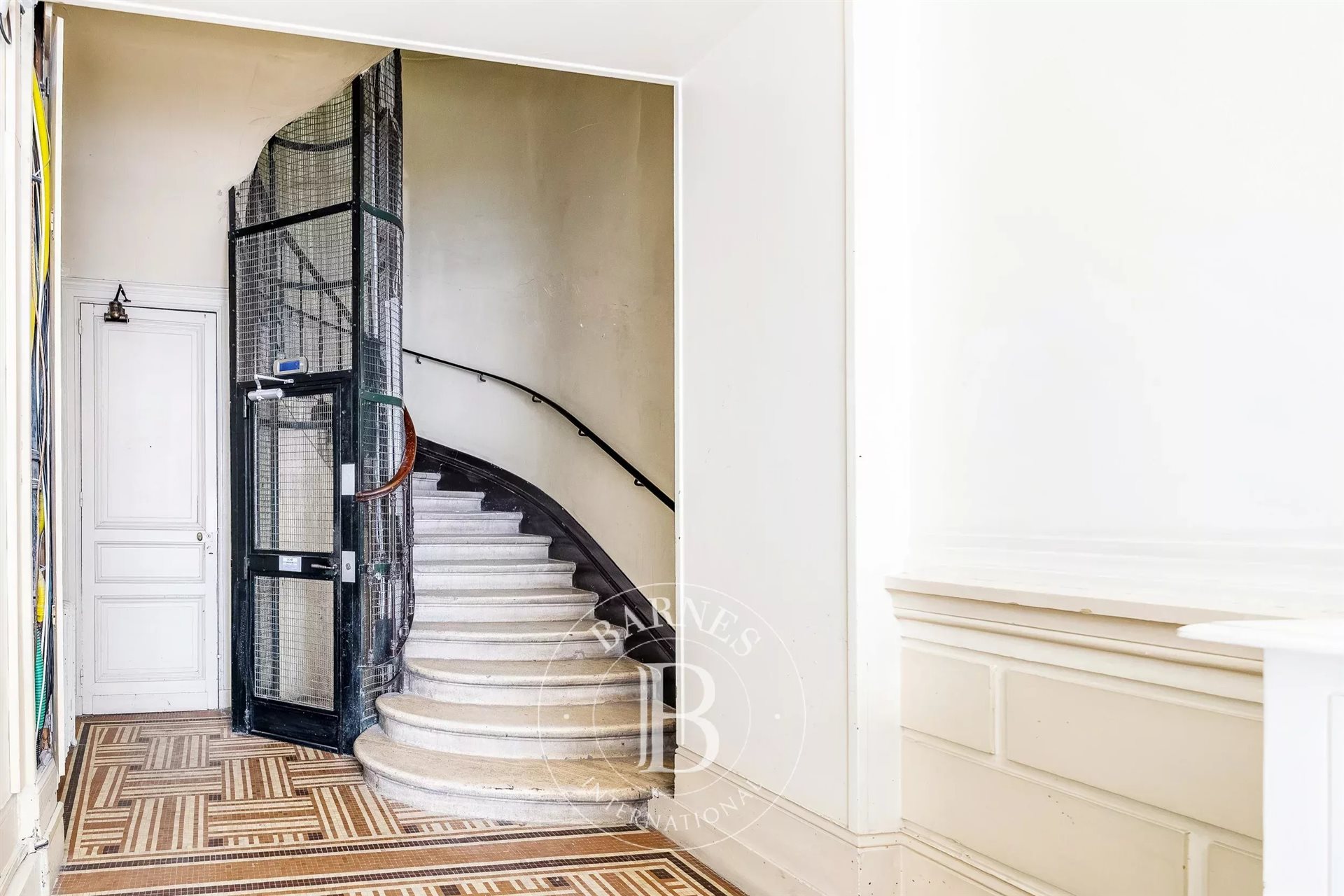 Exclusive Listing – Bordeaux Intendance – 77 sqm Apartment – Top Floor with Elevator –... - Plus