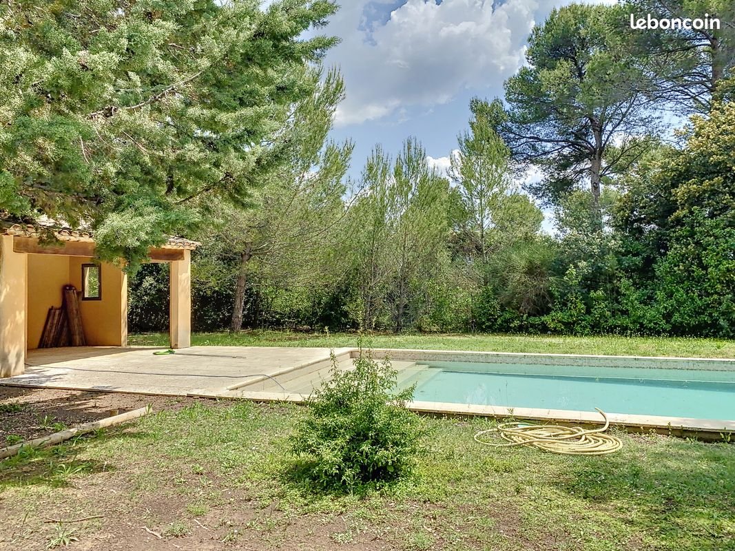 Maison à louer, 170m², Saint-Marc-Jaumegarde