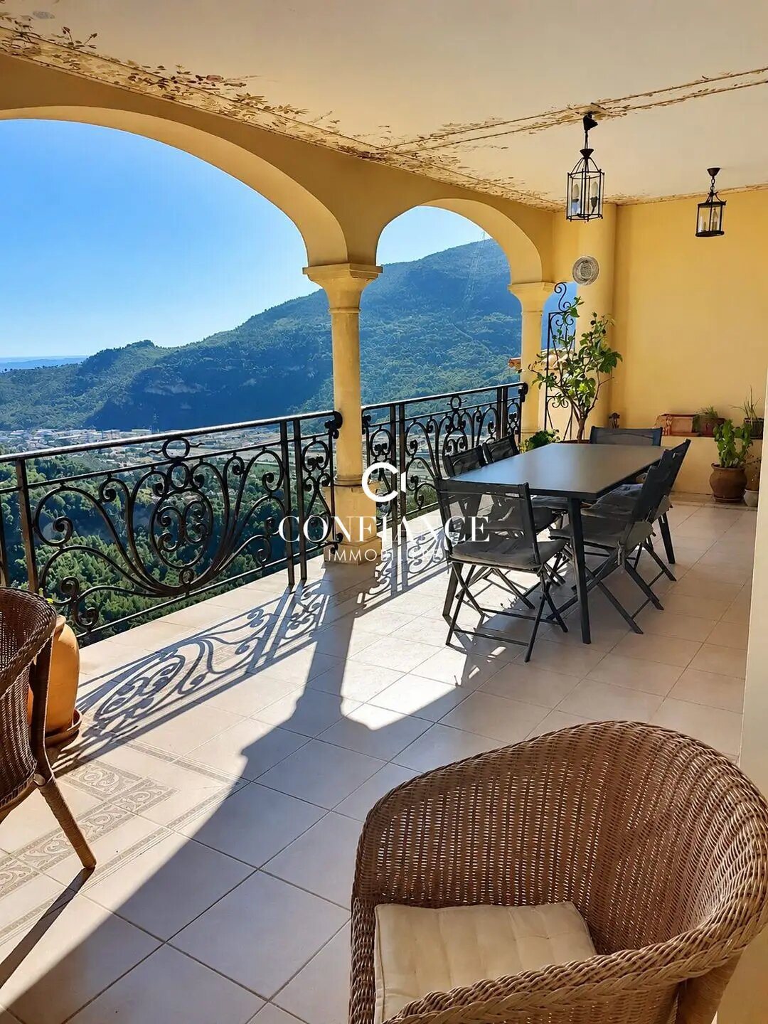 Maison à vendre, 354m², La Roquette-sur-Var