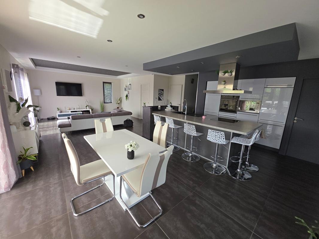 Maison à vendre, 185m², Geyssans
