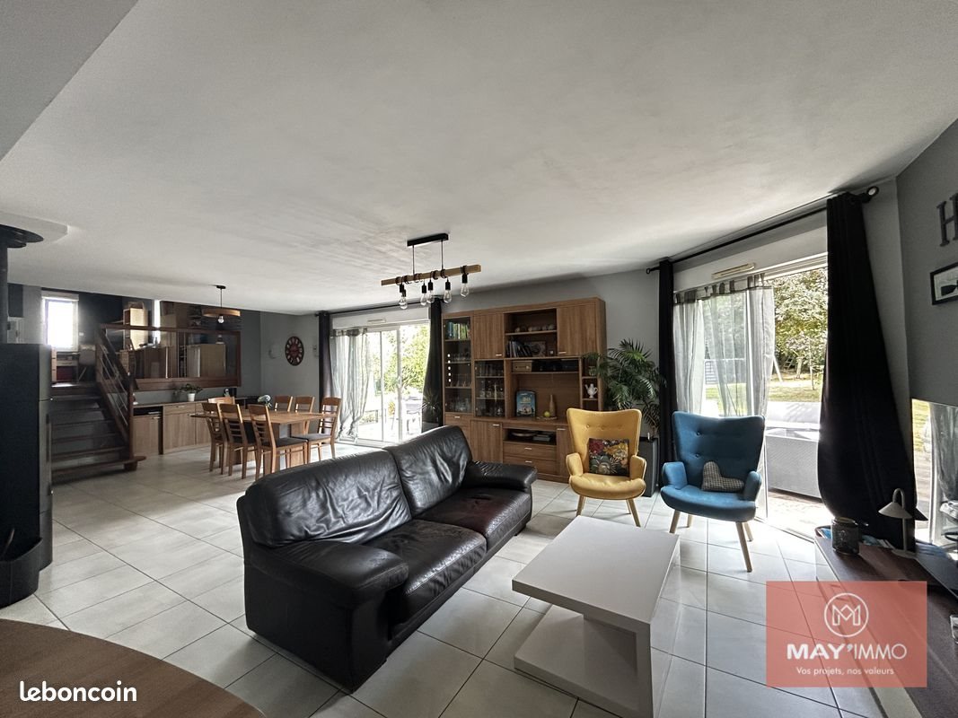 Maison à vendre, 185m², L'Huisserie
