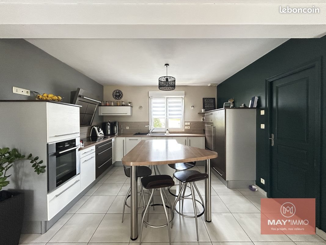 Maison à vendre, 185m², L'Huisserie