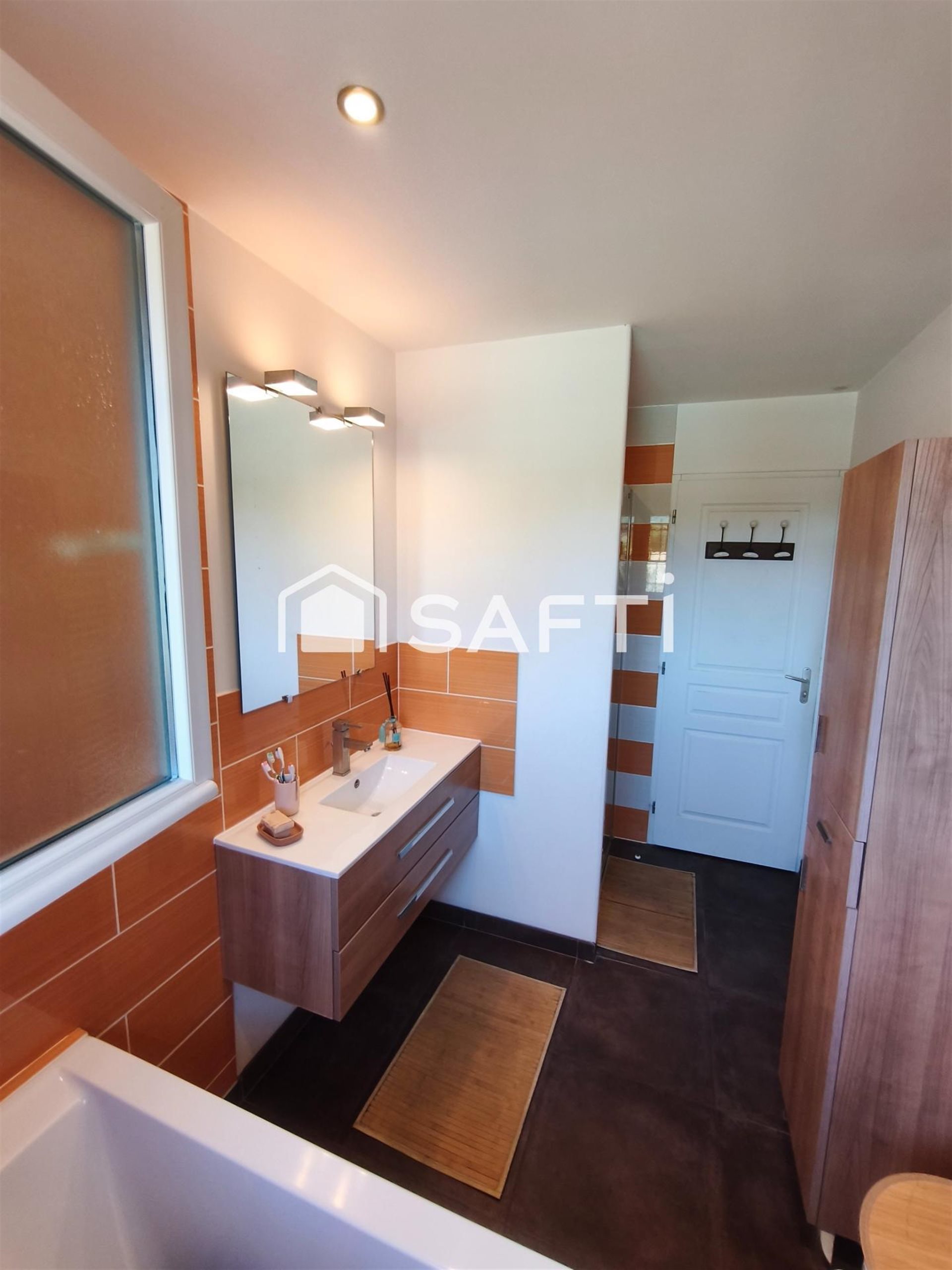 Maison à vendre, 118m², Lons-le-Saunier