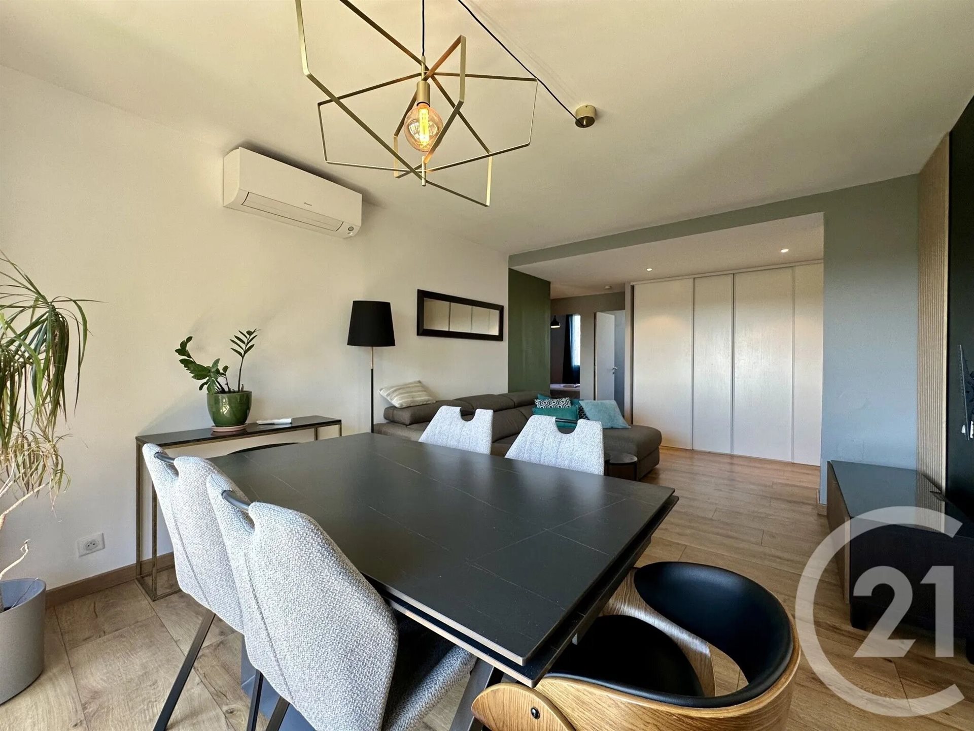 Appartement à louer, 78m², Lunel