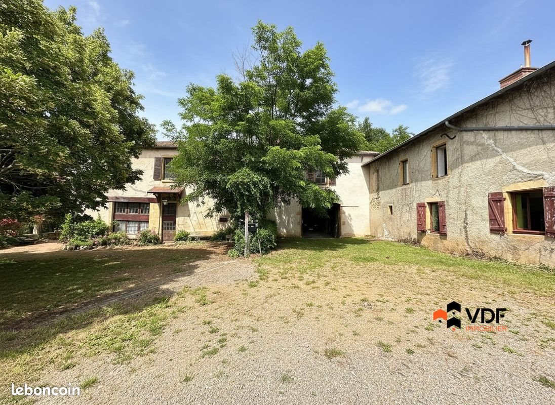 Maison à vendre, 470m², Saint-Denis-de-Cabanne