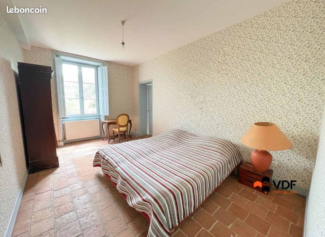 Maison à vendre, 470m², Saint-Denis-de-Cabanne