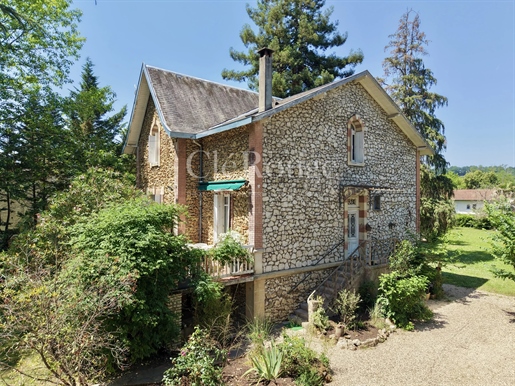 Maison 7 pièces 202 m² · à Sainte-Foy-la-Grande · 202 m² · 447 200 €