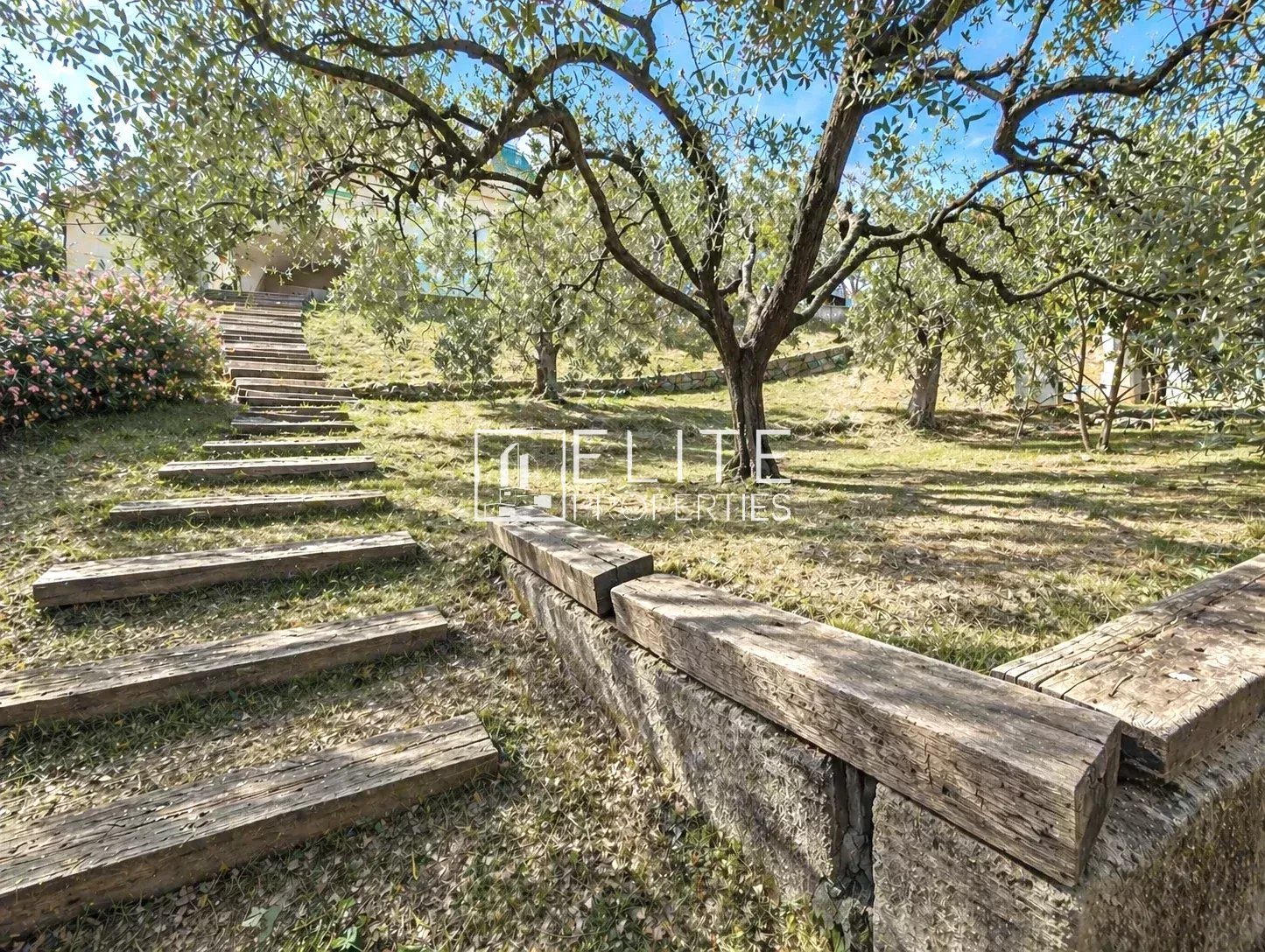 Maison à vendre, 210m², La Roquette-sur-Siagne
