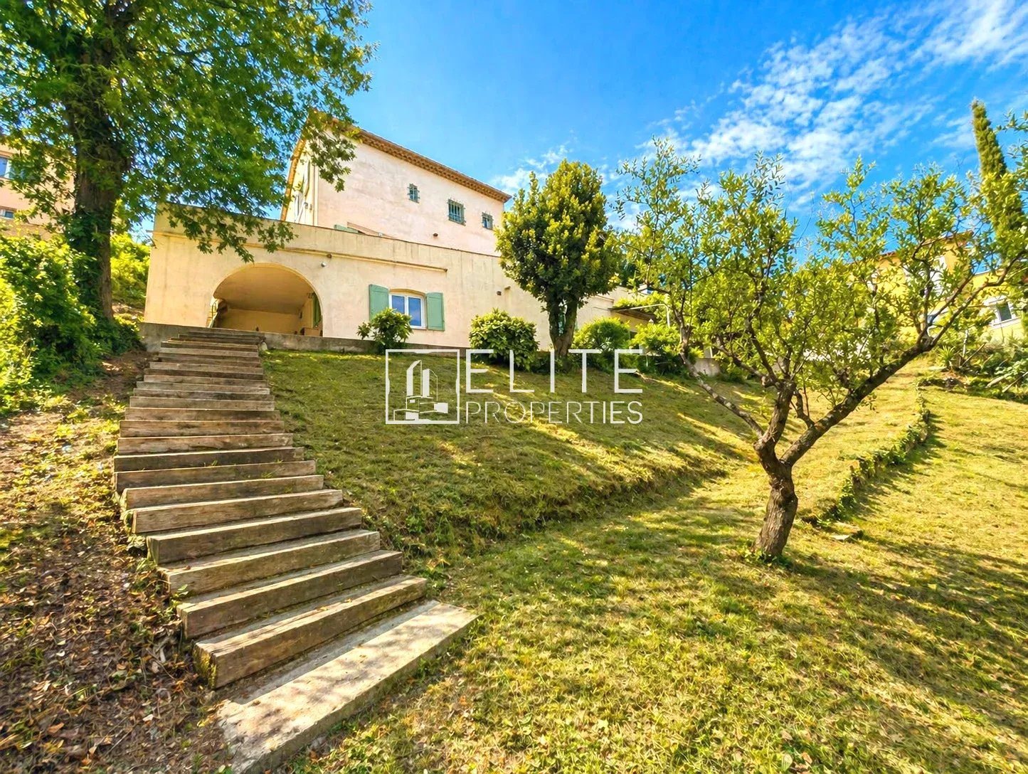 Maison à vendre, 210m², La Roquette-sur-Siagne
