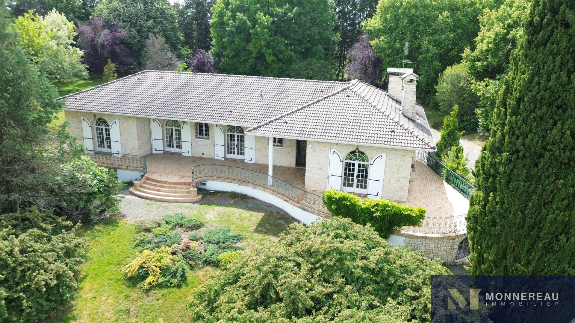 Maison à vendre, 322m², Roullet-Saint-Estèphe
