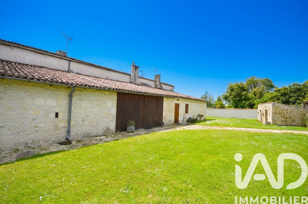 Maison à vendre, 333m², Saintes
