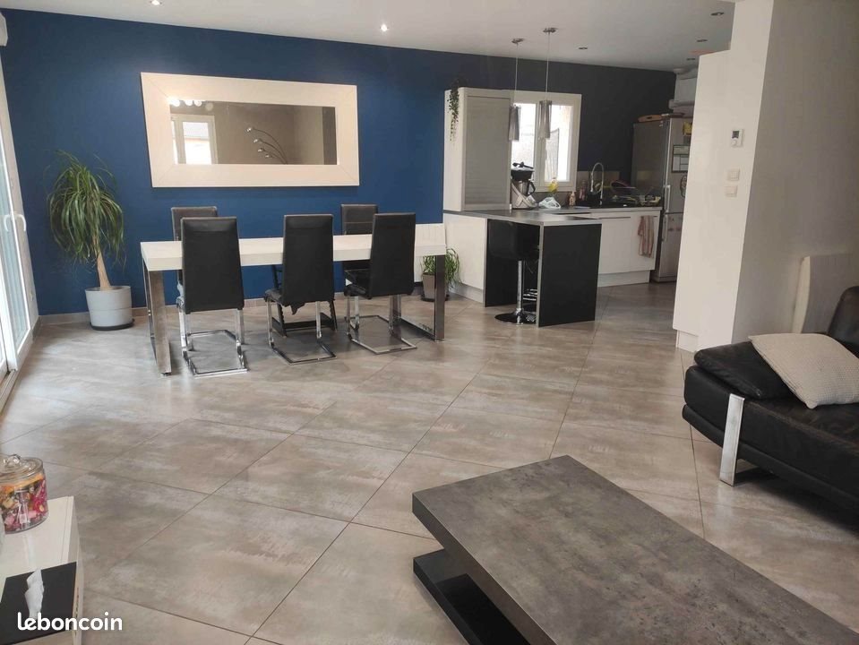 Maison à louer, 89m², Neufchâtel-en-Saosnois
