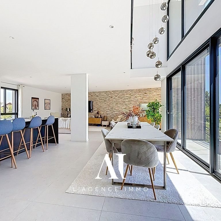 Maison à vendre, 196m², Divonne-les-Bains