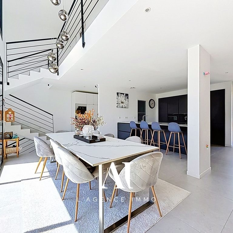 Maison à vendre, 196m², Divonne-les-Bains