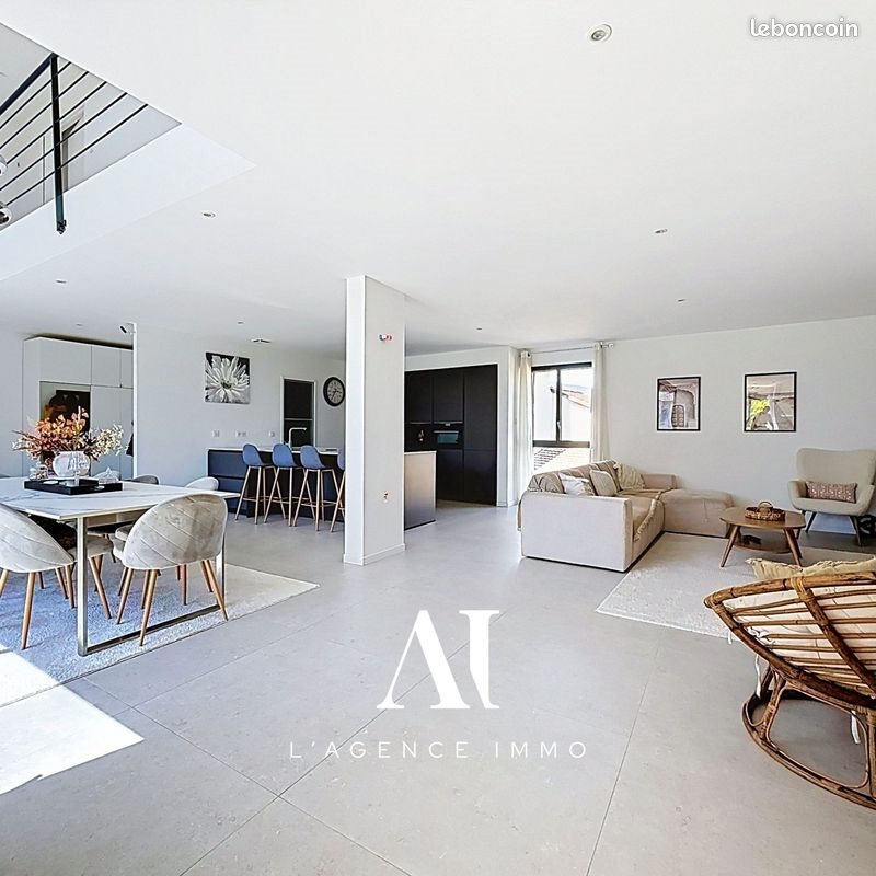 Maison à vendre, 196m², Divonne-les-Bains