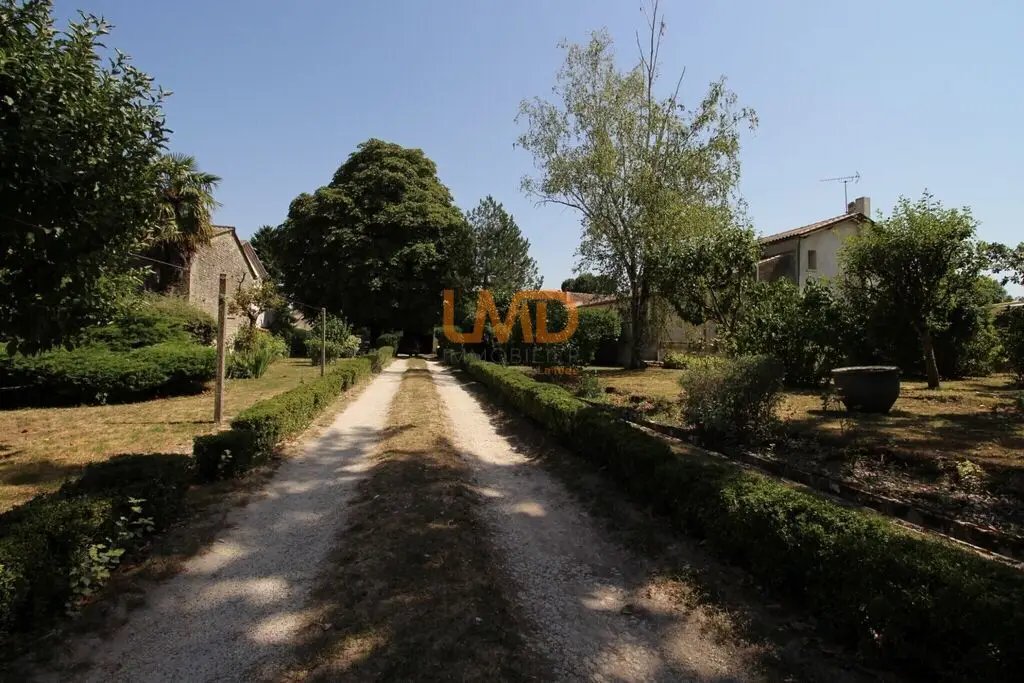 Maison à vendre, 175m², Bazauges