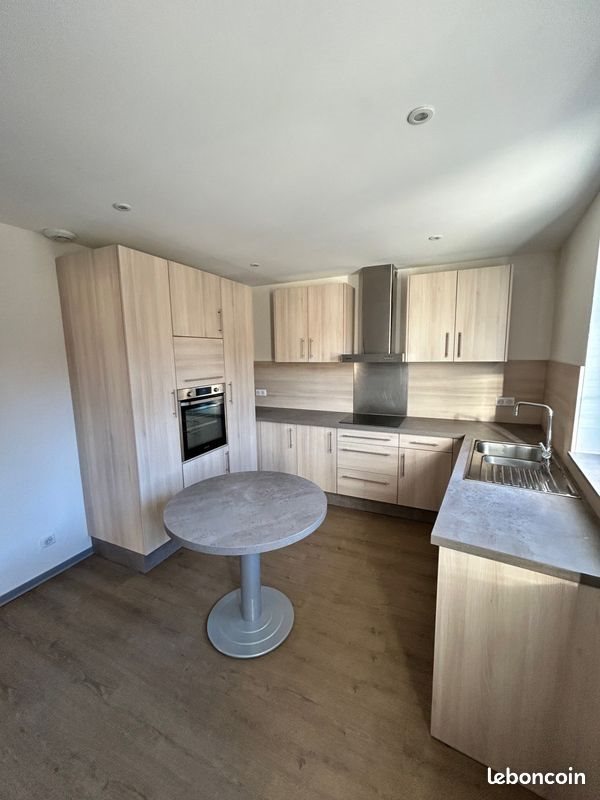 Appartement à louer, 74m², Cernay