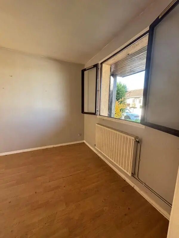 Maison à vendre, 101m², Stenay