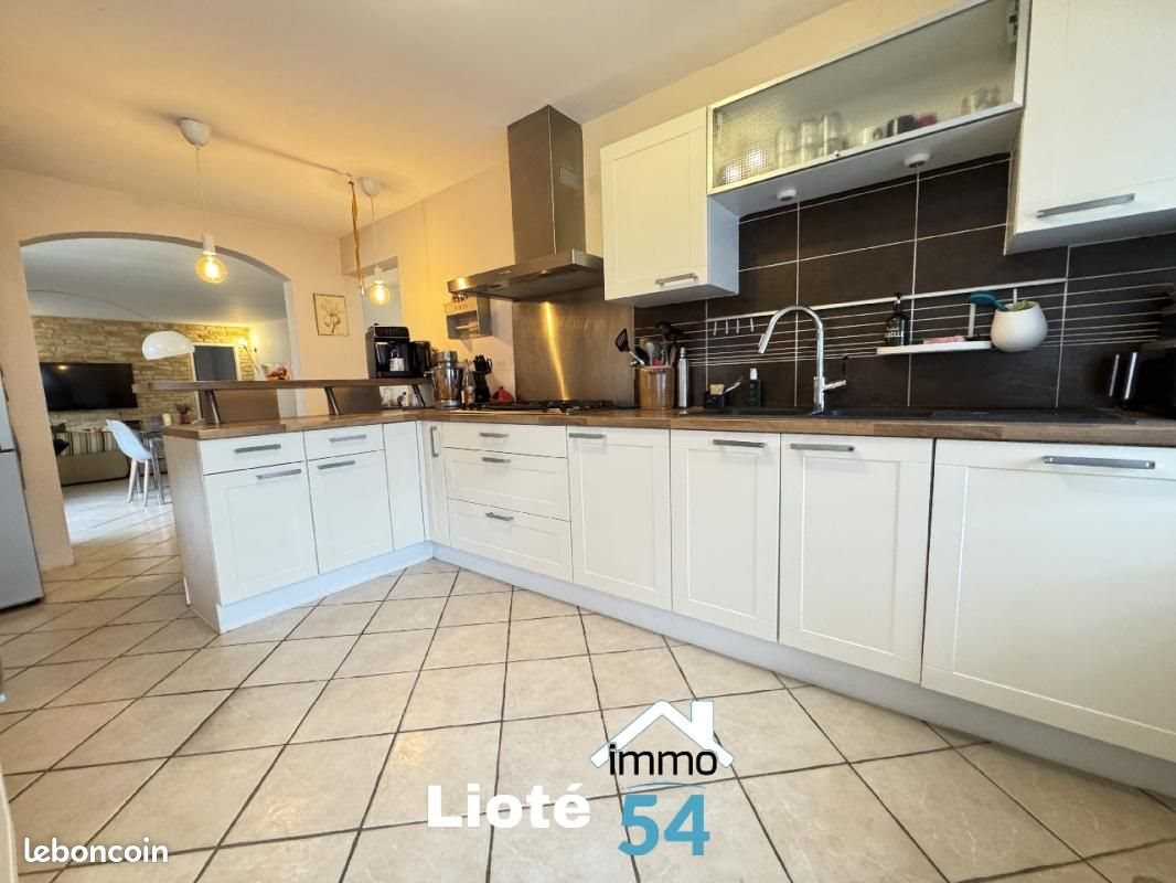 Maison à vendre, 196m², Saint-Remimont