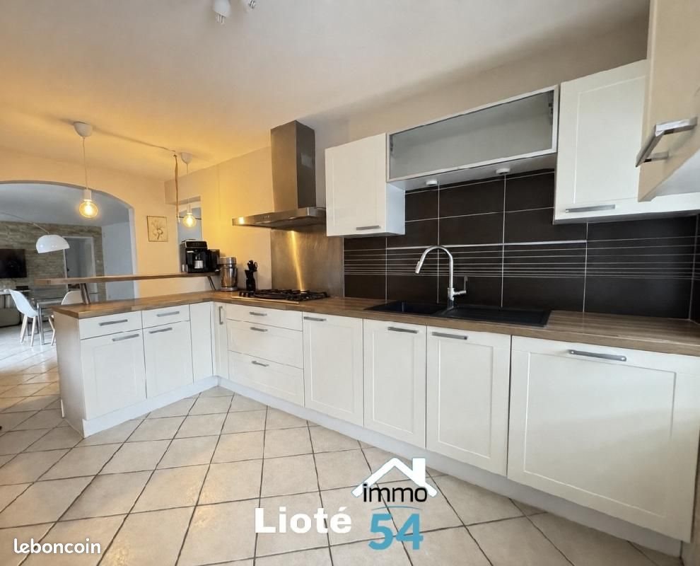 Maison à vendre, 196m², Saint-Remimont