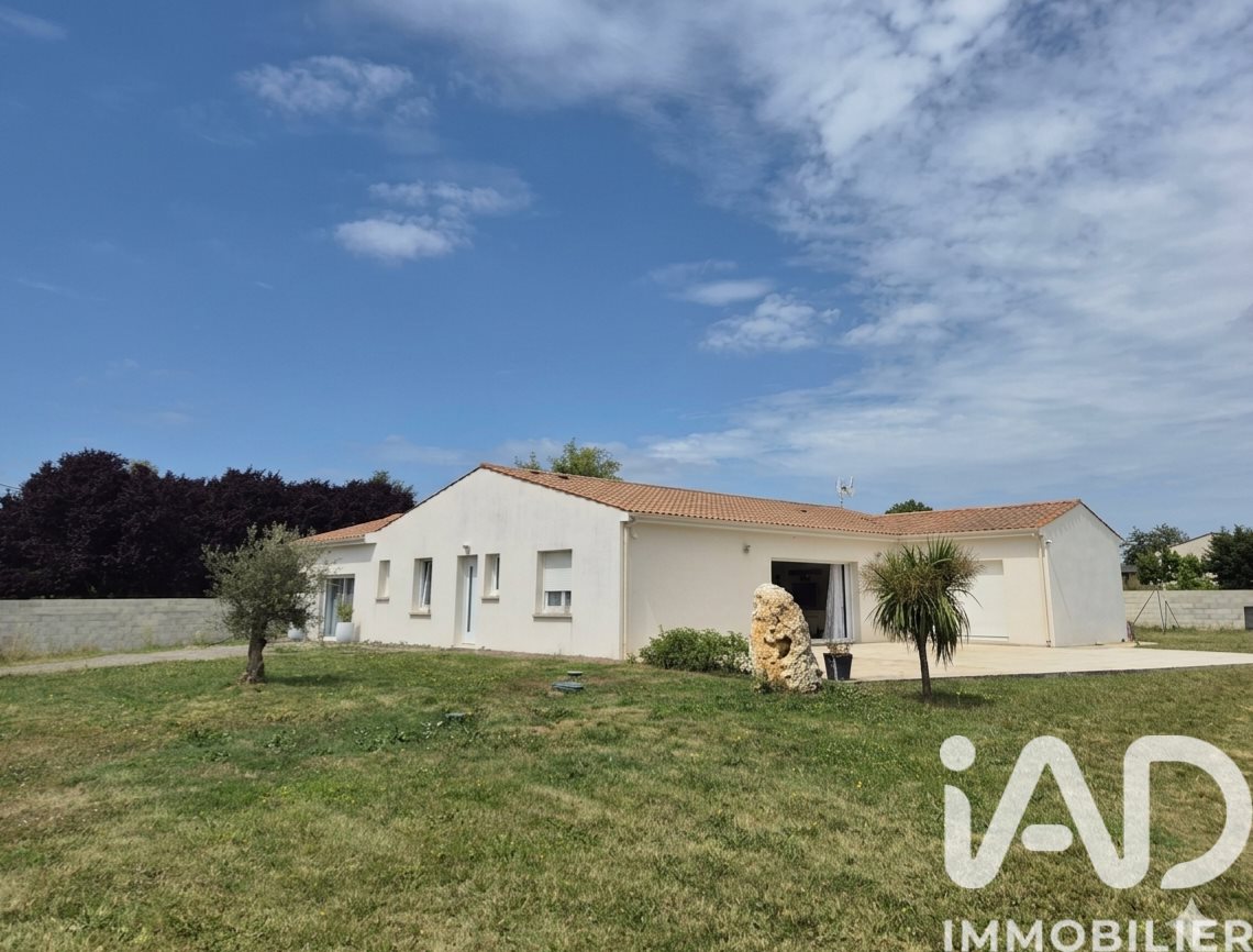 Maison à vendre, 205m², Saint-Germain-de-Lusignan