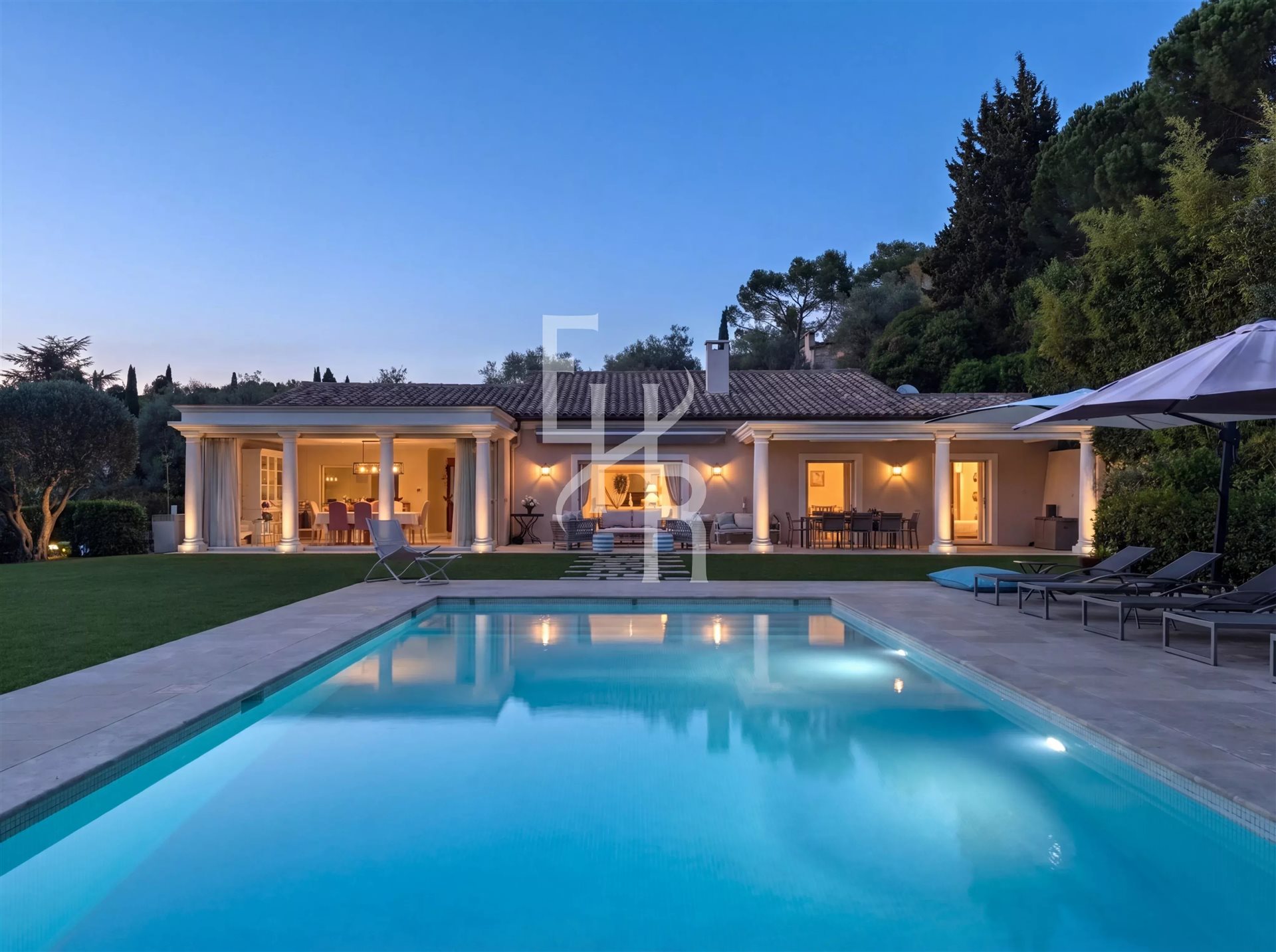 Maison à vendre, 305m², Mougins