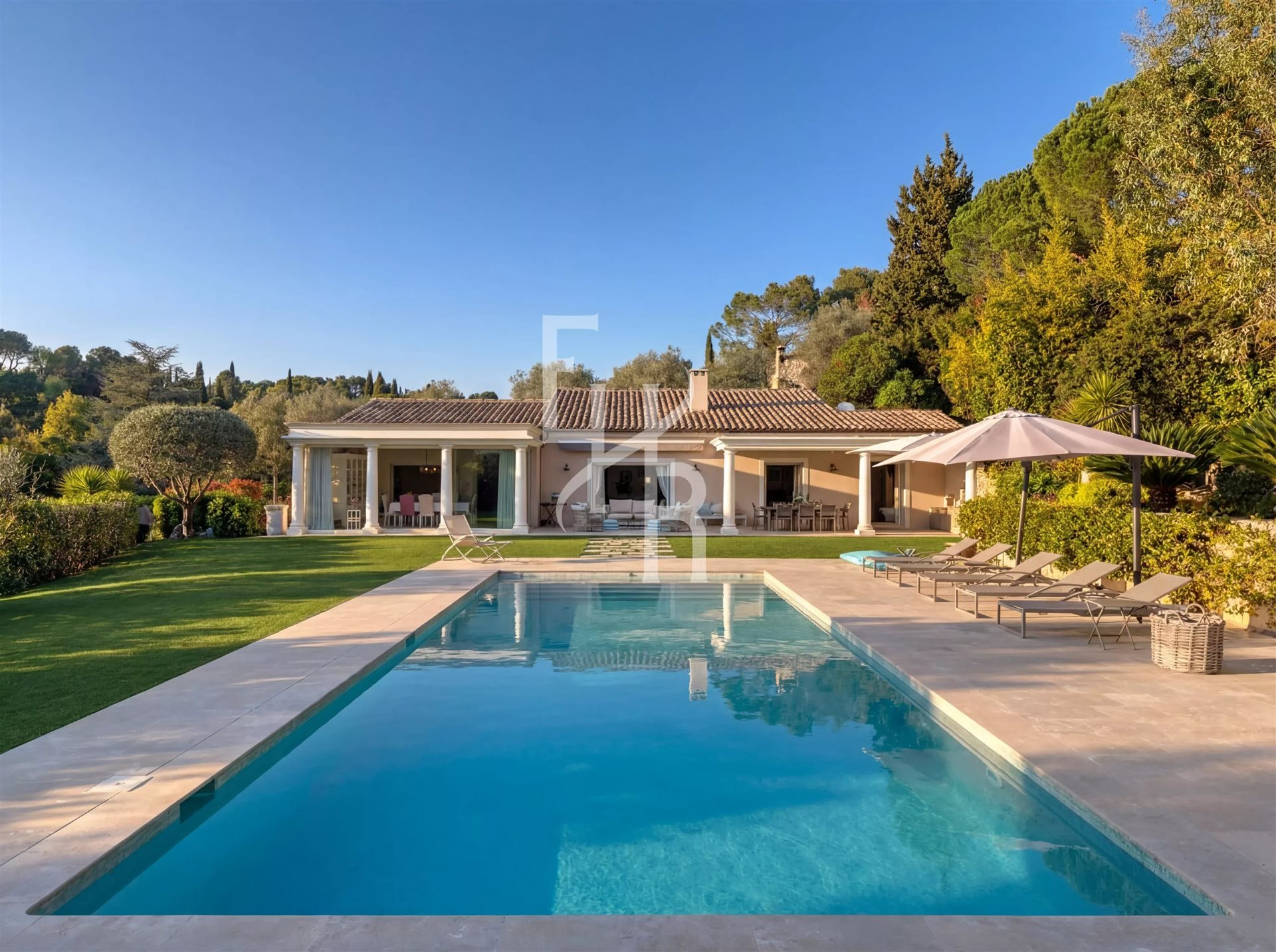 Maison à vendre, 305m², Mougins