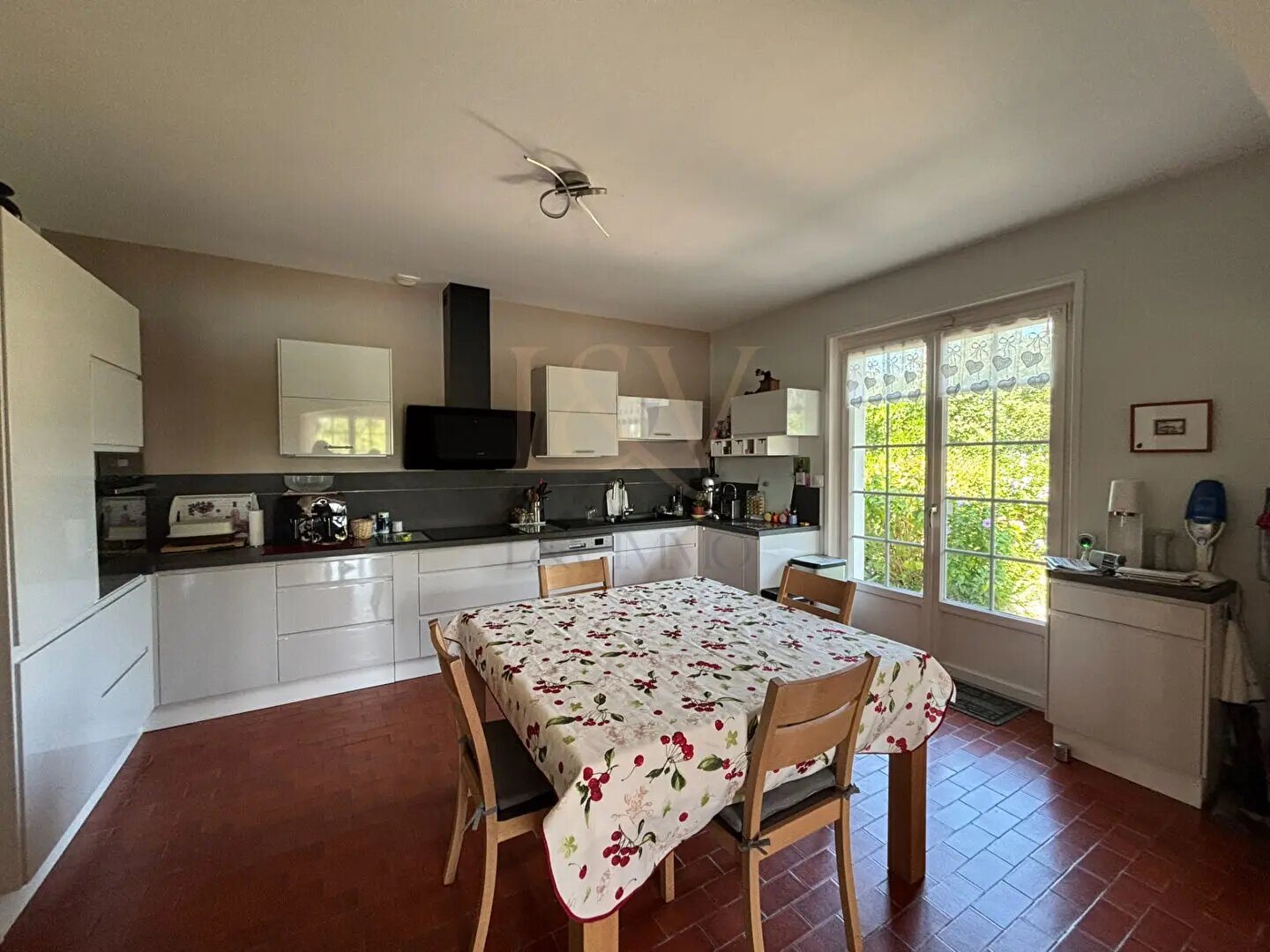 Maison à vendre, 193m², Charnay-lès-Mâcon