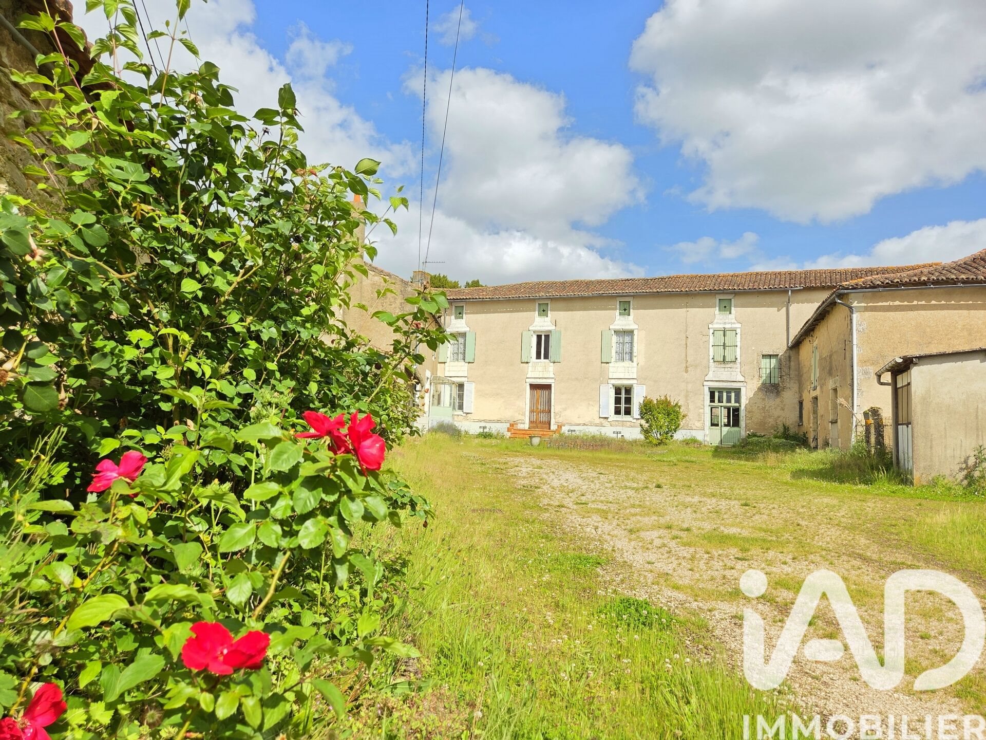 Maison à vendre, 195m², Neuville-de-Poitou